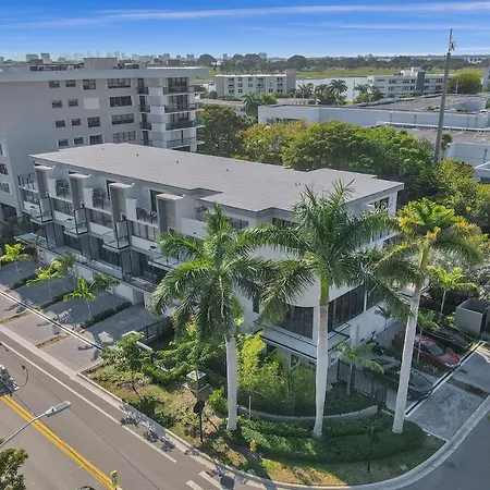 Up East Townhomes By Nomada Residences
